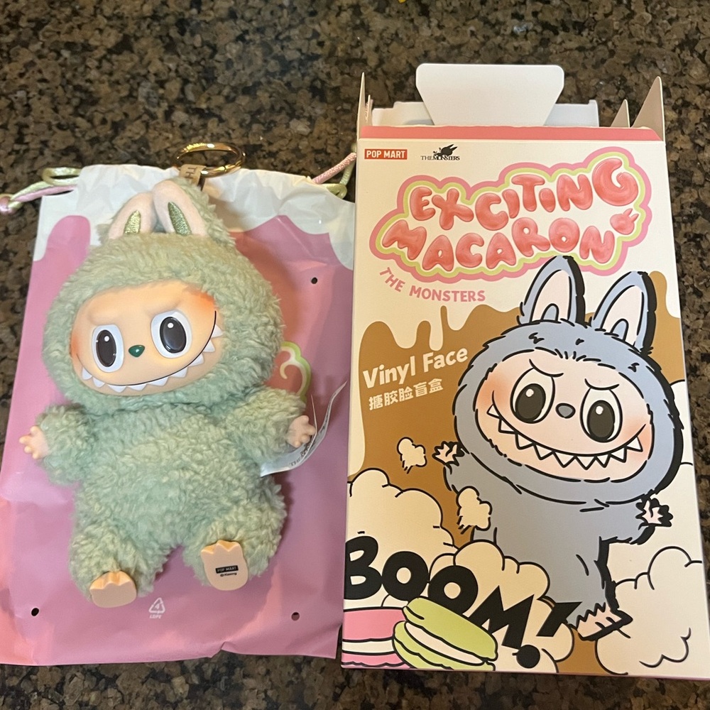 Exciting Macaron Labubu